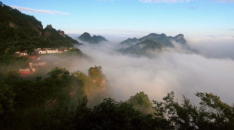 仙居（作者：胡宏坤；拍摄地址：休宁县齐云山镇齐云山村；联系电话：18955966555；联系地址：休宁县工商局）.jpg